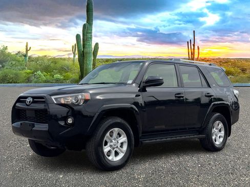 Used 2024 Toyota 4Runner SR5 AWD/4WD image 2