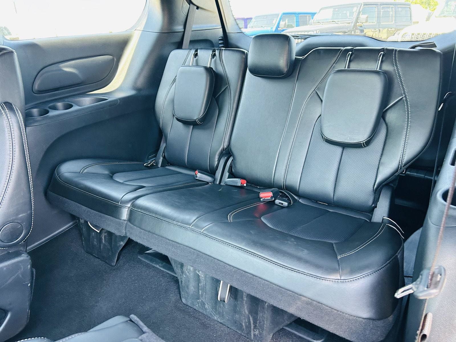 Used 2025 Chrysler Pacifica Select FWD image 27