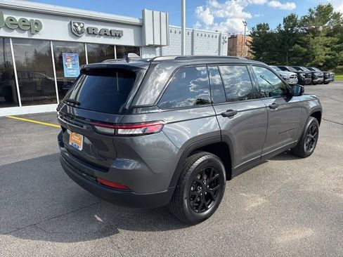 Certified 2024 Jeep Grand Cherokee Altitude AWD/4WD image 3