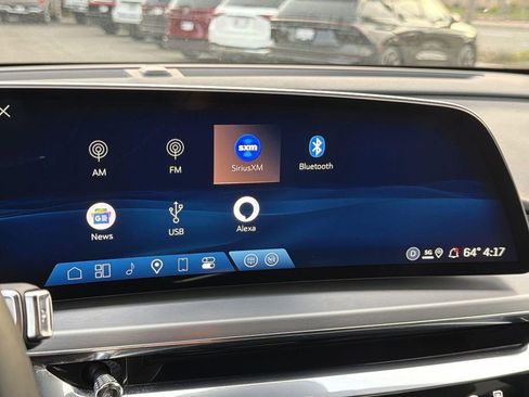 Used 2025 Cadillac Lyriq Luxury image 14