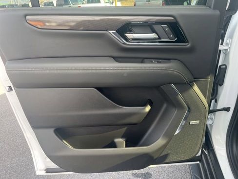 New 2026 GMC Yukon XL Elevation image 17