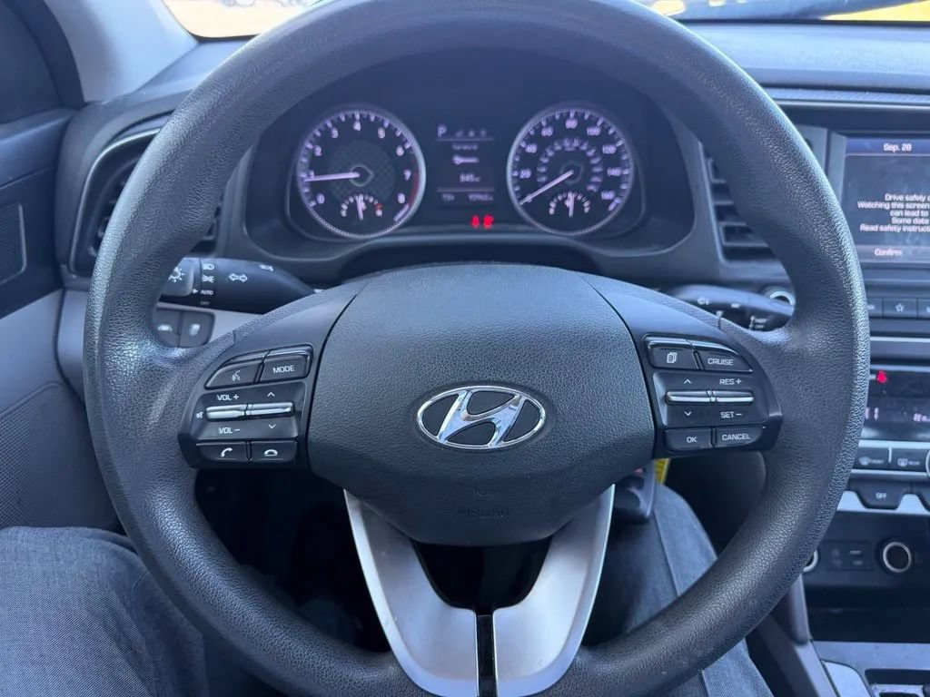 Used 2020 Hyundai Elantra SEL FWD image 17