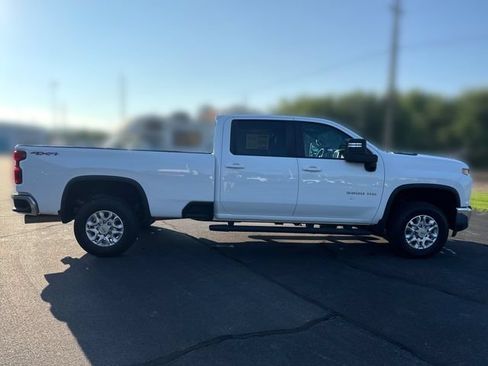 Used 2022 Chevrolet Silverado 3500 LT w/ Convenience Package AWD/4WD image 6