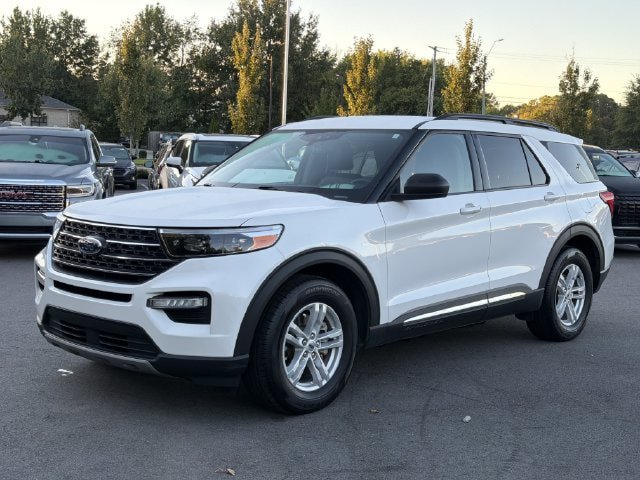 Used 2023 Ford Explorer XLT w/ Equipment Group 202A RWD image 6