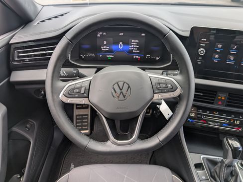 Used 2025 Volkswagen Jetta Sport FWD image 22