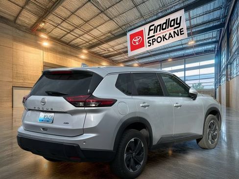 Used 2025 Nissan Rogue SV AWD/4WD image 4