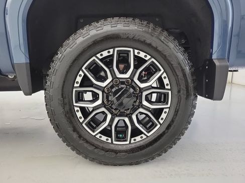Used 2024 GMC Sierra 2500 Denali Ultimate w/ Max Trailering Package AWD/4WD image 11