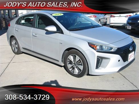 Used 2019 Hyundai Ioniq Plug-In Hybrid image 1