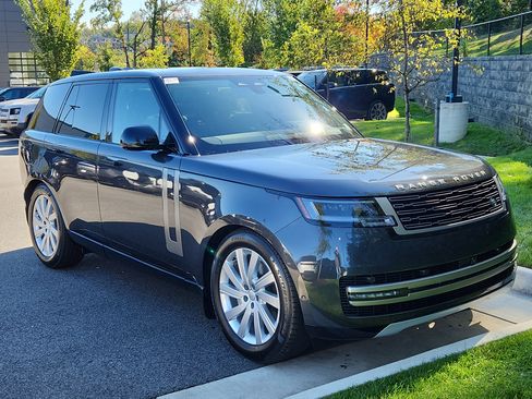 New 2025 Land Rover Range Rover SE image 10