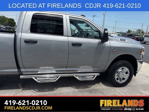 Used 2024 RAM 3500 Tradesman w/ Chrome Appearance Group AWD/4WD image 18