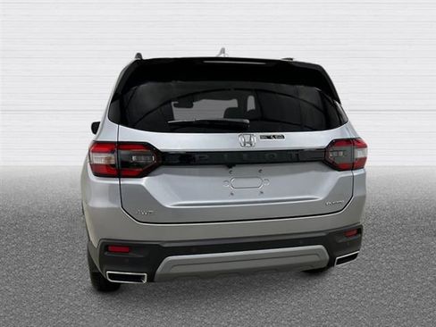 New 2025 Honda Pilot Touring image 4