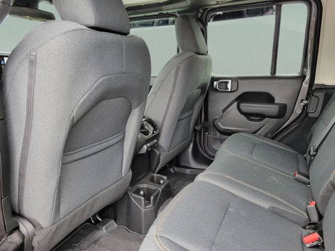 Used 2025 Jeep Wrangler Unlimited Sport AWD/4WD image 6