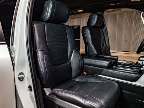 Used 2024 Toyota Sequoia Platinum image 28