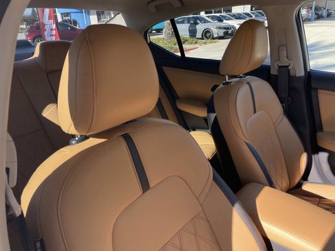 Used 2024 Nissan Sentra SV w/ SV Premium Package image 24