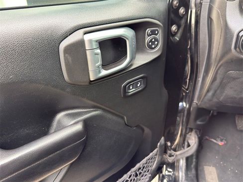 Used 2021 Jeep Gladiator Sport image 20