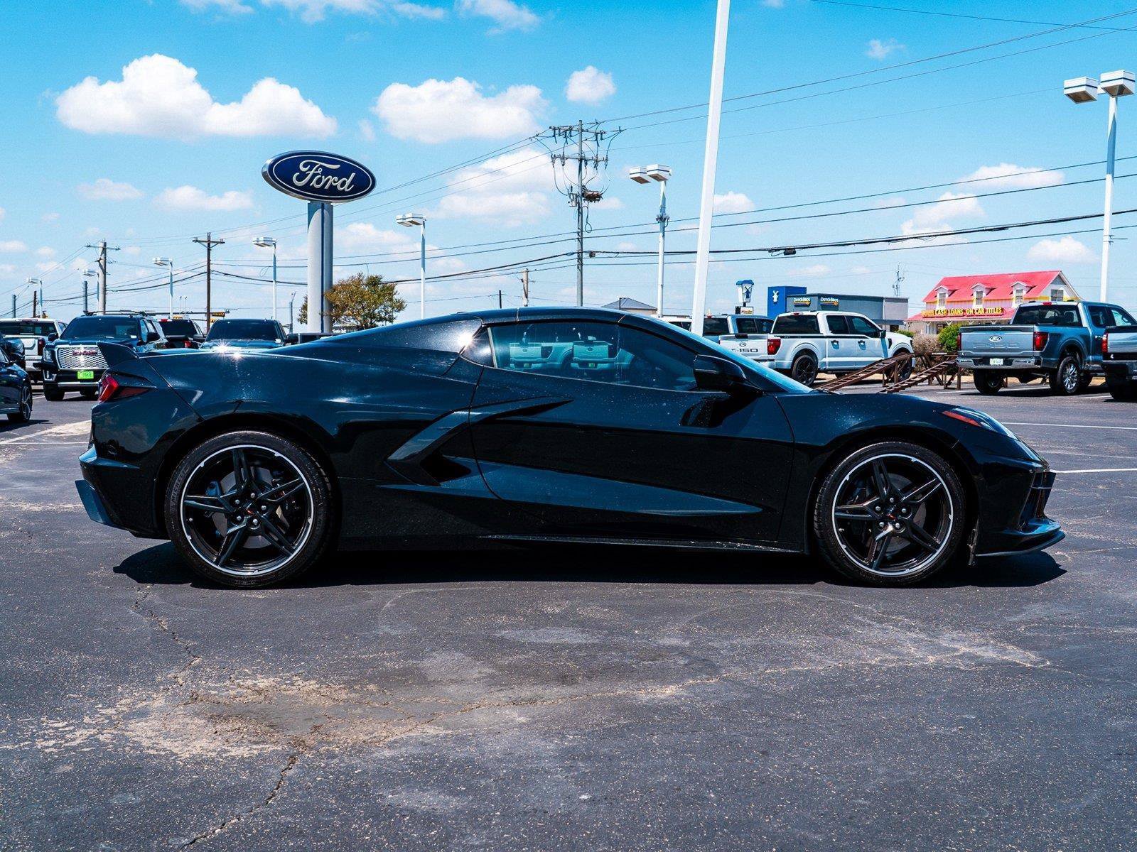 Used 2024 Chevrolet Corvette Stingray Preferred Conv w/ Z51 Performance Package RWD image 3