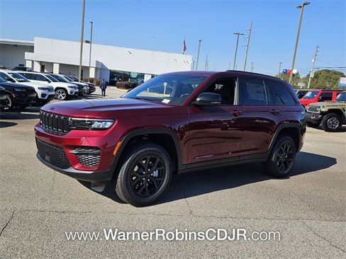 New 2025 Jeep Grand Cherokee Altitude image 3