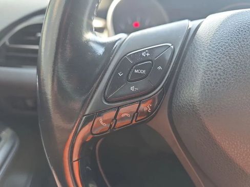 Used 2018 Toyota C-HR XLE FWD image 16