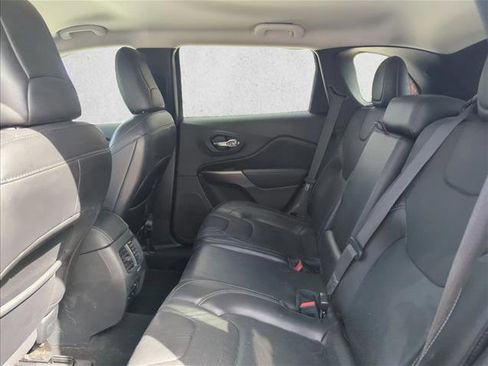 Used 2020 Jeep Cherokee Limited image 14