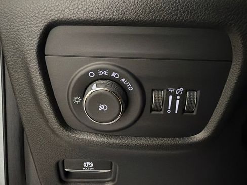 Used 2024 Jeep Grand Cherokee L Limited AWD/4WD image 25