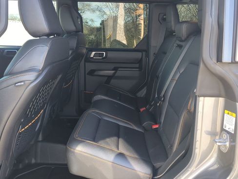 Certified 2024 Ford Bronco Badlands image 12