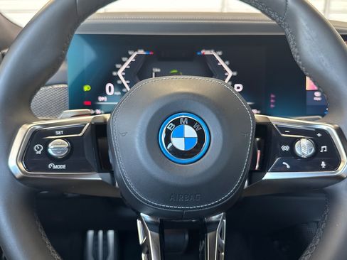 Used 2023 BMW i7 xDrive60 AWD/4WD image 11