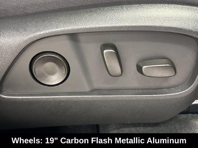 Used 2025 Chevrolet Equinox RS w/ Safety and Technology Package AWD/4WD image 24