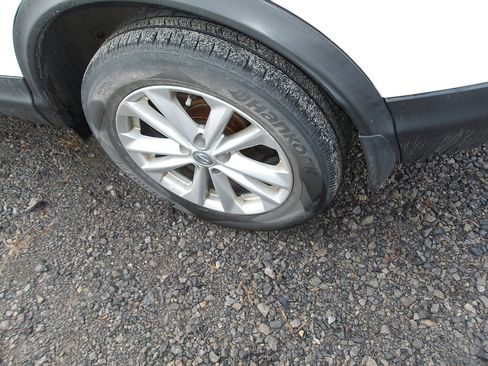 Used 2017 Nissan Rogue Sport SV w/ SV Premium Package image 3