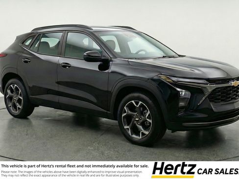 Used 2025 Chevrolet Trax LT w/ LT Convenience Package image 1