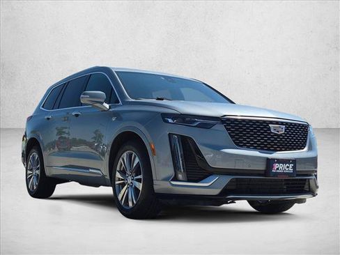 Used 2023 Cadillac XT6 Premium Luxury AWD/4WD image 3