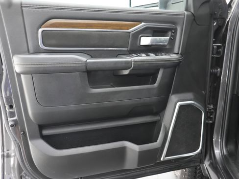 Used 2024 RAM 2500 Laramie w/ Safety Group AWD/4WD image 37