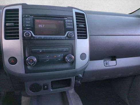Used 2016 Nissan Frontier SV image 12