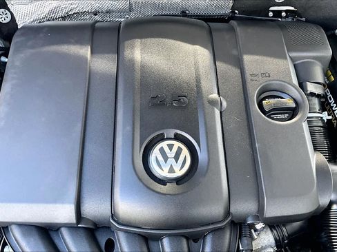 Used 2012 Volkswagen Beetle 2.5 FWD image 28