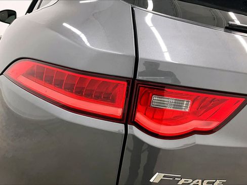 Used 2017 Jaguar F-PACE Prestige image 27