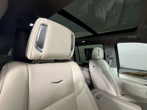 Used 2021 Cadillac Escalade ESV Sport Platinum image 34