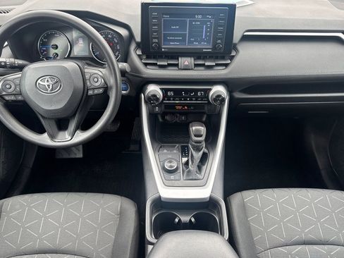 Used 2021 Toyota RAV4 XLE AWD/4WD image 16