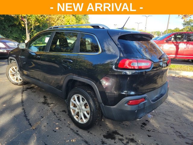 Used 2015 Jeep Cherokee Latitude w/ Cold Weather Group FWD image 5