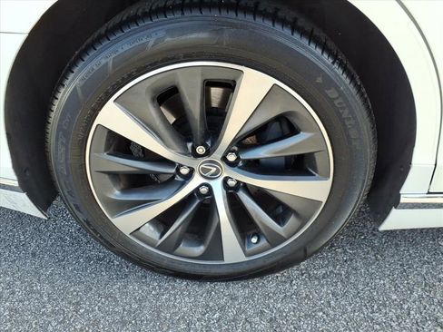 Used 2021 Lexus LS 500 AWD w/ Accessory Package (Z1) image 24