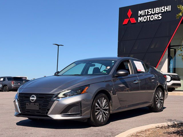 Used 2025 Nissan Altima 2.5 SV FWD image 8