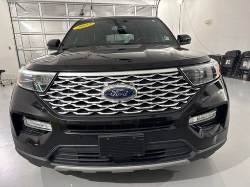 Used 2022 Ford Explorer Platinum w/ Equipment Group 601A AWD/4WD image 2
