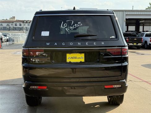 New 2025 Jeep Wagoneer L Series II AWD/4WD image 6