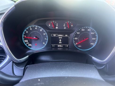 Used 2018 Chevrolet Equinox LT image 37