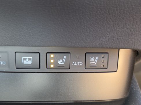 Used 2025 Lexus ES 300h Ultra Luxury w/ Accessory Package (Z2) FWD image 24