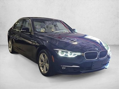 Used 2017 BMW 330i xDrive Sedan AWD/4WD image 3
