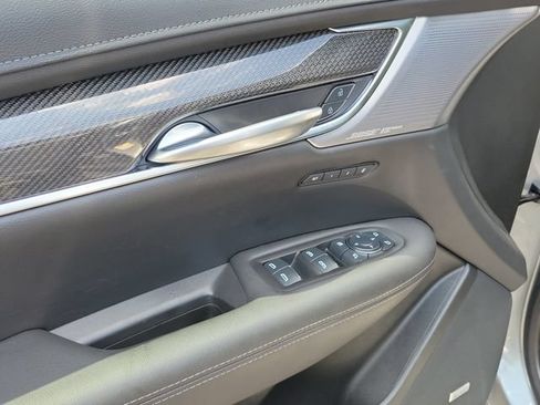 Certified 2024 Cadillac XT5 Sportv w/ Technology Package AWD/4WD image 21