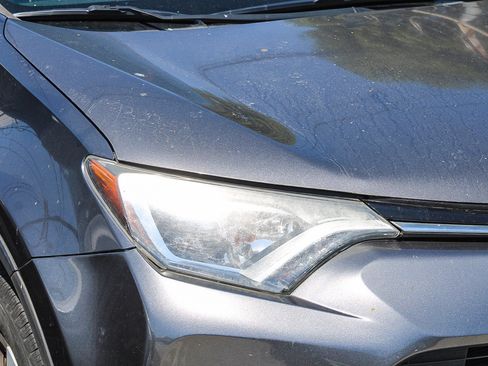 Certified 2016 Toyota RAV4 LE FWD image 5