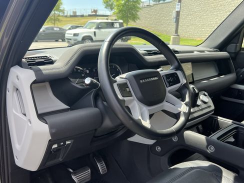 Certified 2023 Land Rover Defender 90 SE image 20