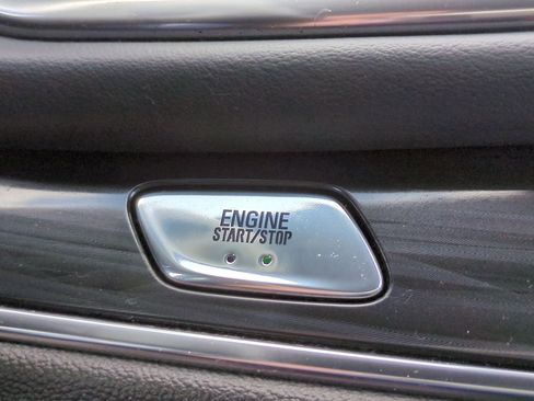 Used 2024 Buick Enclave Essence w/ Experience Buick Package FWD image 28