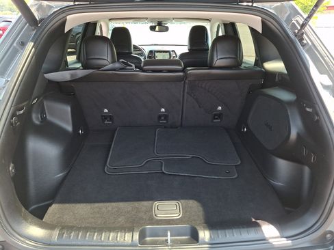 Used 2019 Jeep Cherokee Limited w/ Technology Group AWD/4WD image 28