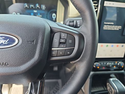 Used 2025 Ford Ranger Lariat w/ FX4 Off-Road Package image 17